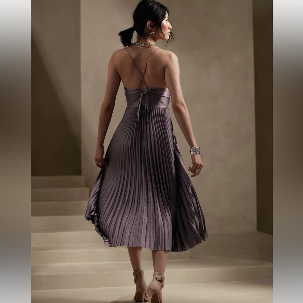 Banana Republic SOLAIRE PLEATED MIDI DRESS